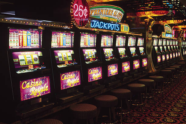 Live roulette table with HD streaming